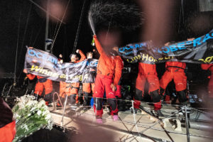 ¡Pen Duick VI triunfa en la McIntyre Ocean Globe Race!