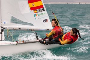 Formando Campeones en Vela: El Papel Crucial del Equipo Pluridisciplinar y el Reglamento