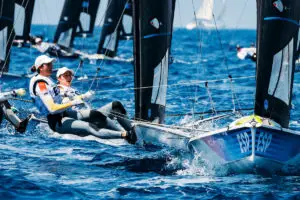 ¡Continúa la Remontada de Támara Echegoyen y Paula Barceló en 49er FX en París 2024!